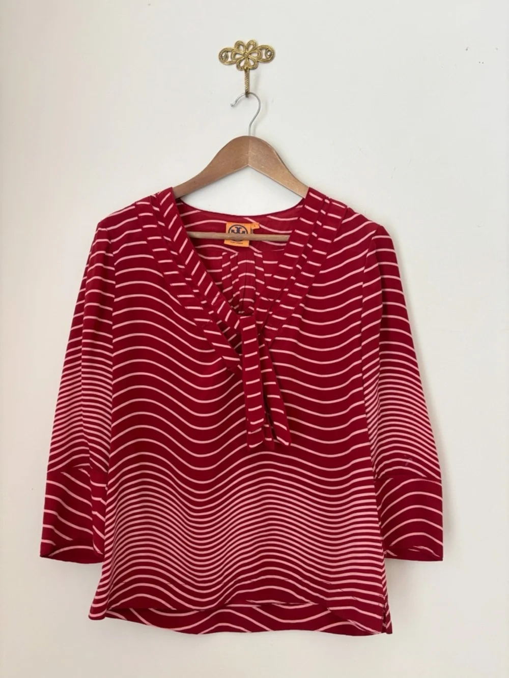 Tory Burch Red Striped Silk Tie Neck Blouse Sz 4 Luxury Workwear